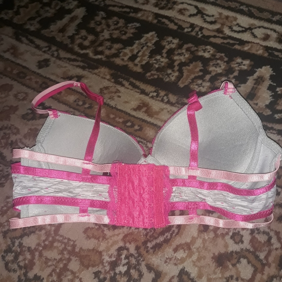 34B Bra - Picture 2 of 4
